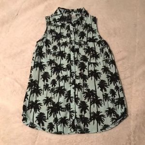 Sleeveless button down palm tree top